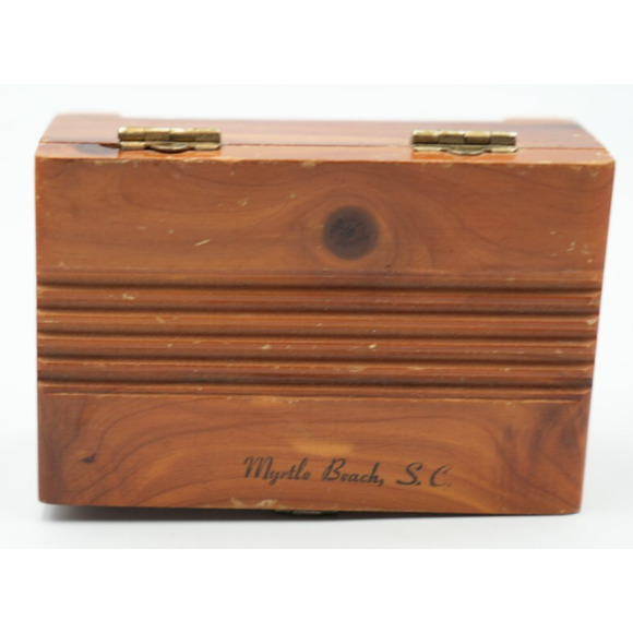 Vintage Myrtle Beach Cedar Wood Souvenir Box – Brass Clasp & Footed Base - Picture 5 of 6